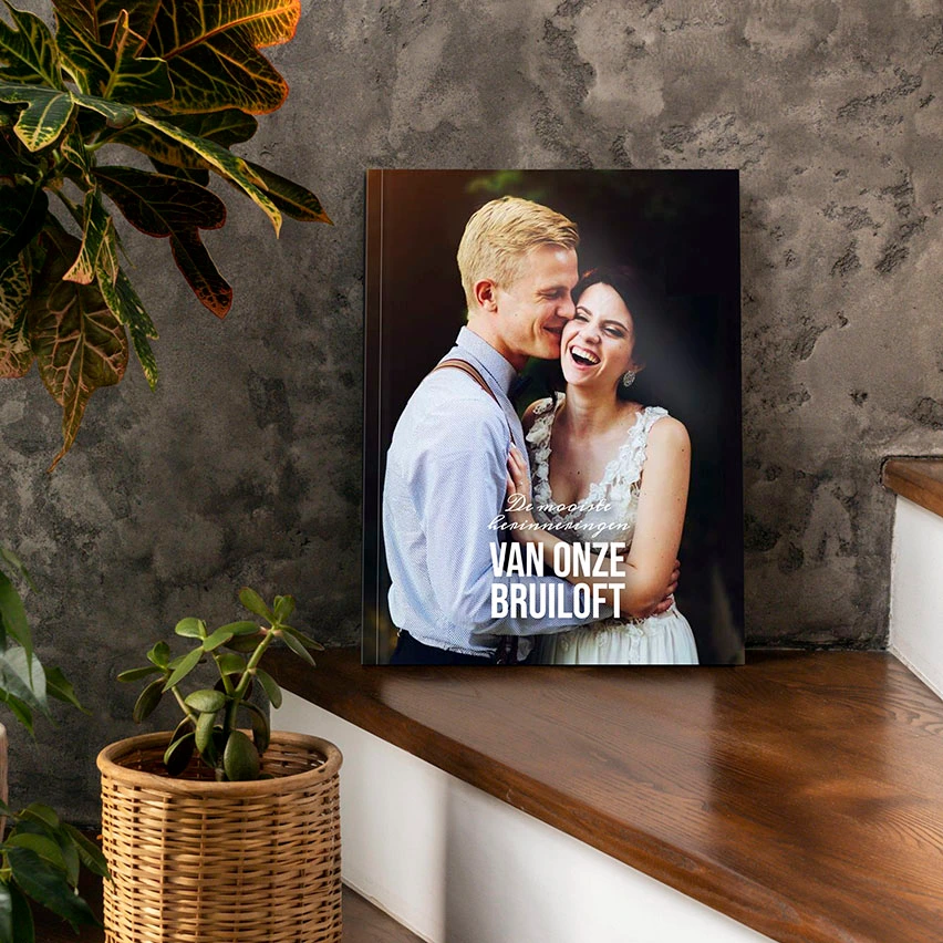 Jullie verhaal mooi in beeld in jullie eigen bruiloftglossy. Maak 'm nu eenvoudig zelf op Myglossy.nl